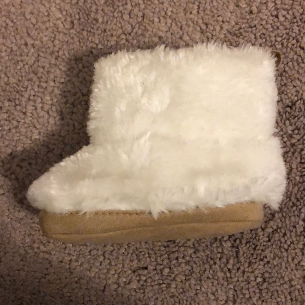 Furry Boots 6-9M